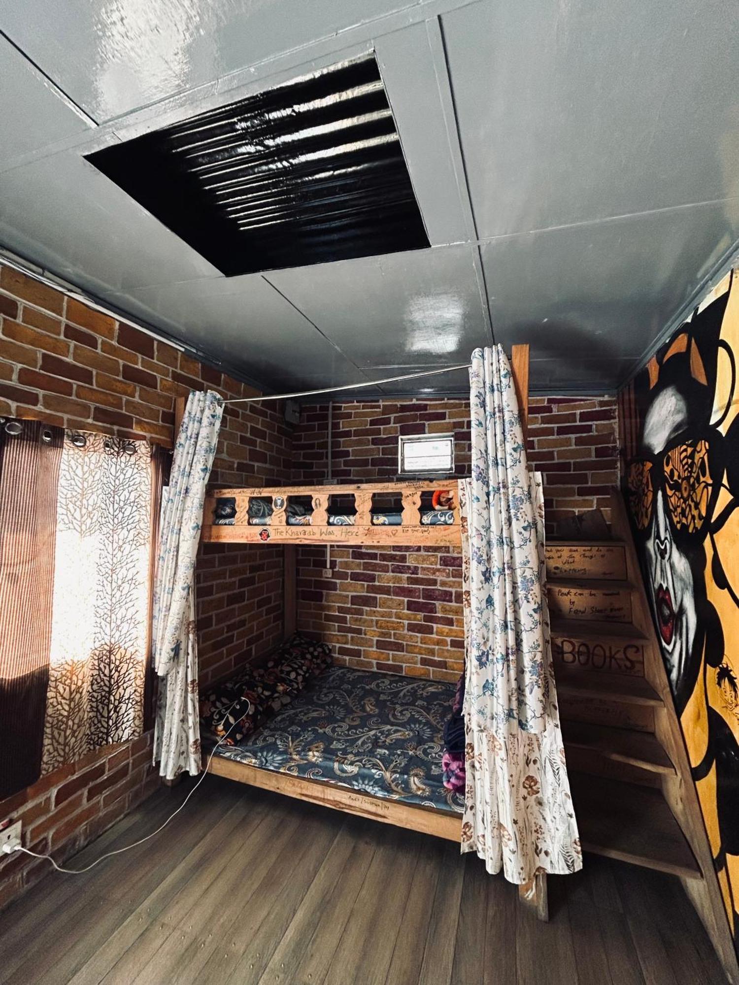 Isabella Hostel Shillong Eksteriør bilde