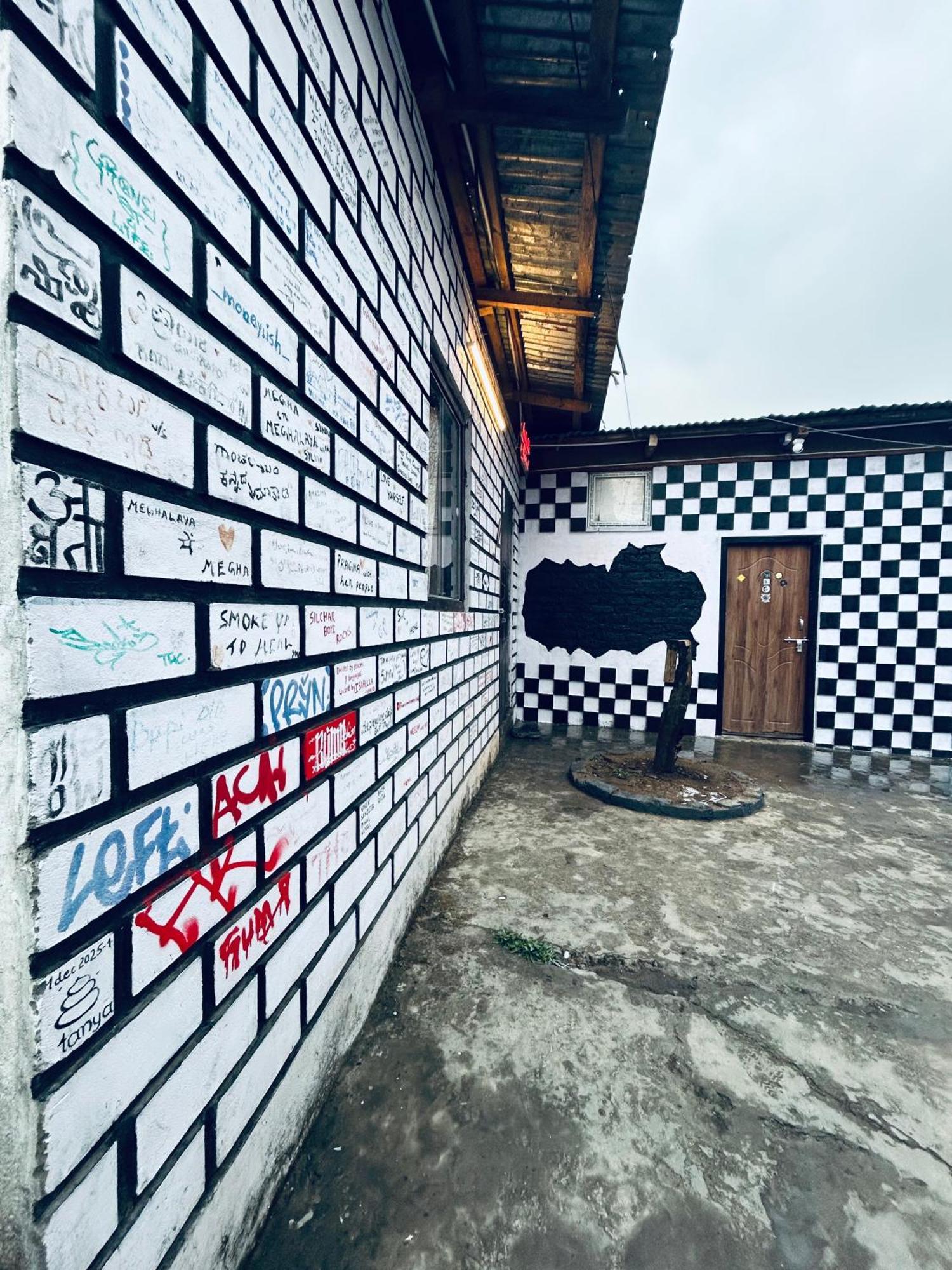 Isabella Hostel Shillong Eksteriør bilde